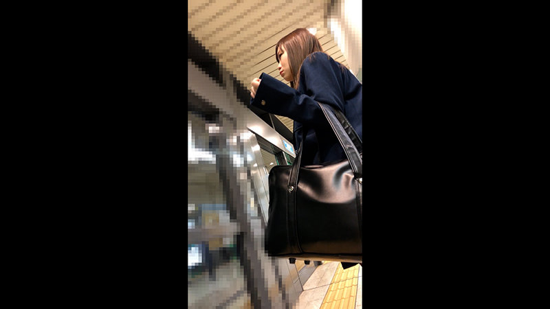 【h_1563mol00027】電車で痴漢レイプされる制服お姉さんのエロ画像1