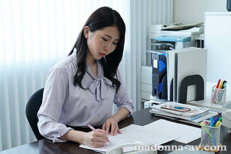 【juq00574｜松莉乃】媚薬レイプされるスレンダー熟女のエロ画像1